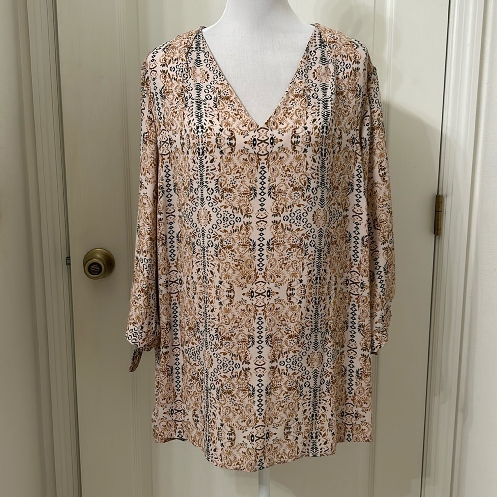 Violet+Claire Tan/Brown Pattered V Neck Tunic Sz 2X - Picture 1 of 11